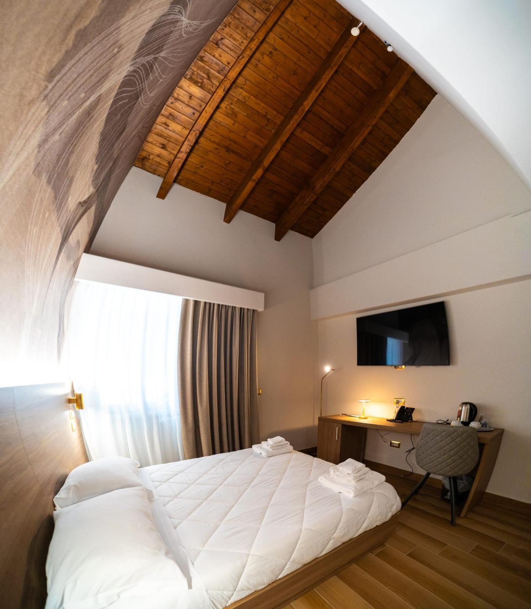 Hotel Pierfaone Abriola ภายนอก รูปภาพ