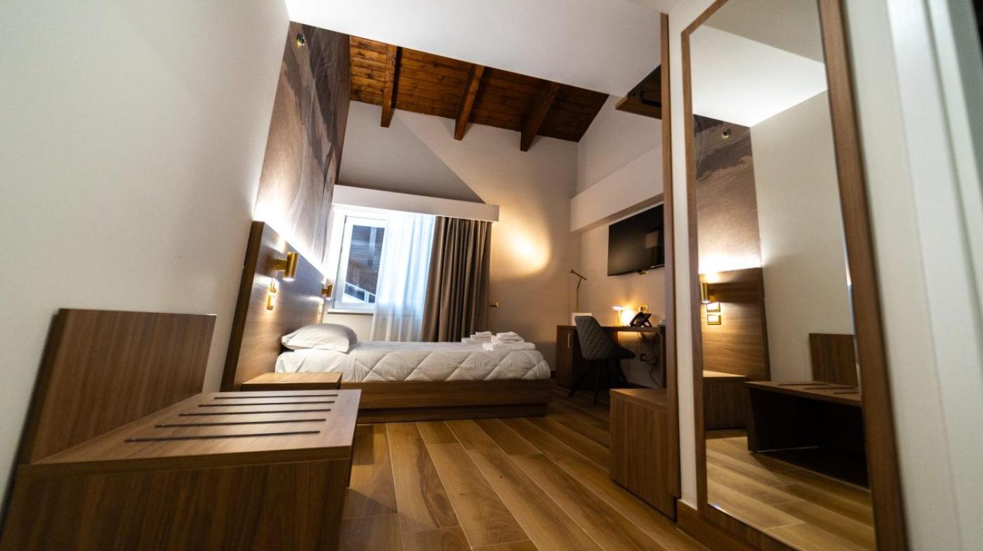 Hotel Pierfaone Abriola ภายนอก รูปภาพ