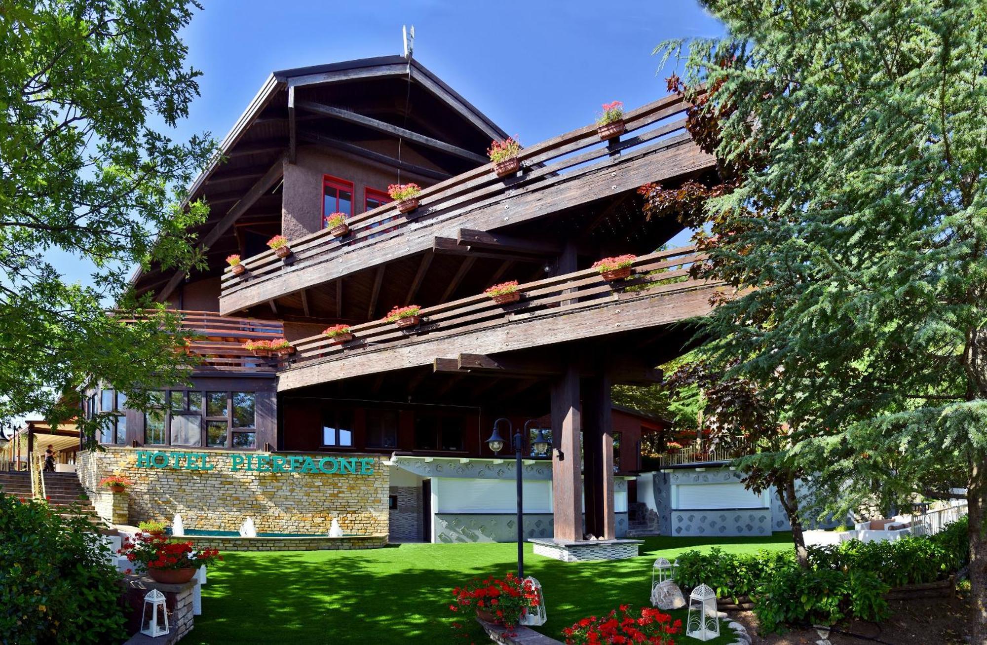 Hotel Pierfaone Abriola ภายนอก รูปภาพ
