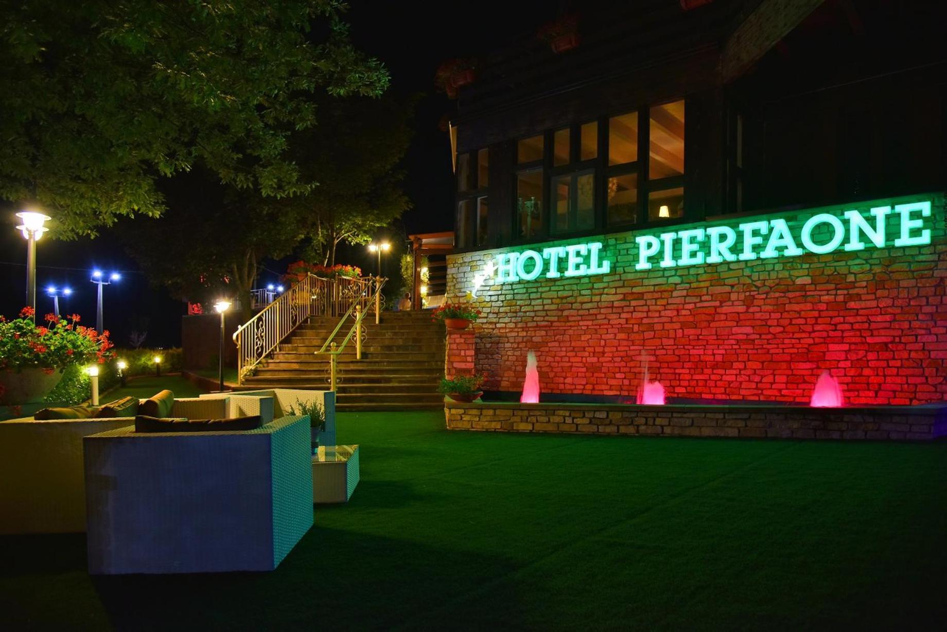 Hotel Pierfaone Abriola ภายนอก รูปภาพ