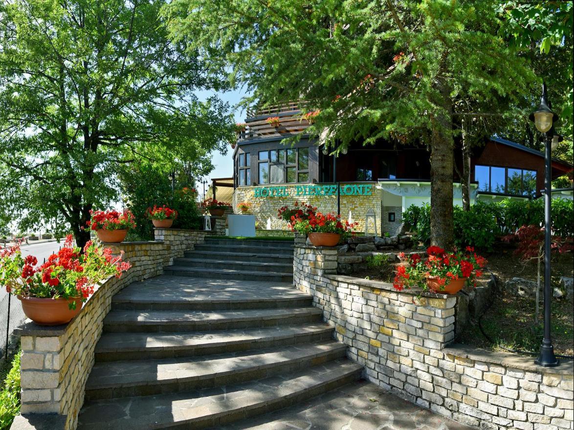 Hotel Pierfaone Abriola ภายนอก รูปภาพ